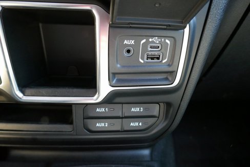Used 2024 Jeep Gladiator Sport image 23
