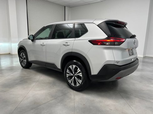 Used 2023 Nissan Rogue SV image 5