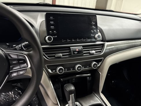 Used 2019 Honda Accord LX image 8