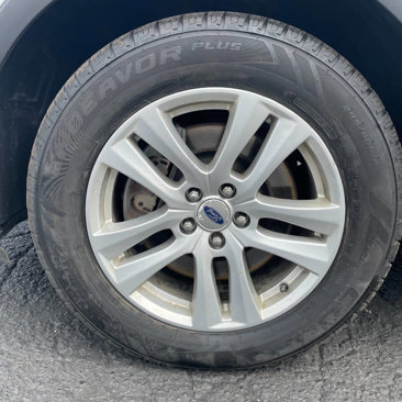 Used 2018 Ford Explorer XLT w/ Equipment Group 201A image 9