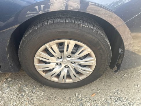 Used 2014 Toyota Camry LE image 9