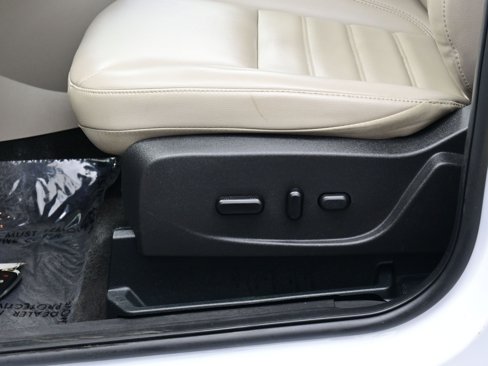 Used 2019 Ford Escape SEL image 11