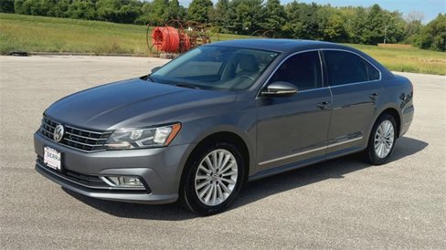 Used 2016 Volkswagen Passat 1.8T SE image 4