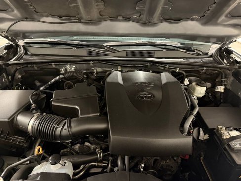 Used 2020 Toyota Tacoma SR image 11