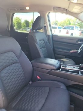 Used 2022 Nissan Pathfinder SV image 16