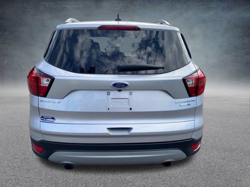 Used 2019 Ford Escape Titanium image 4