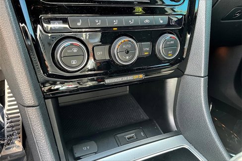 Certified 2021 Volkswagen Passat 2.0T R-Line image 27