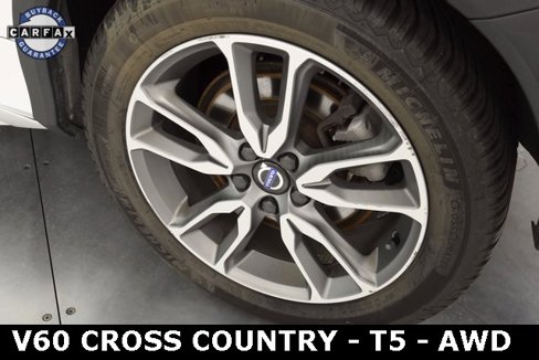 Used 2016 Volvo V60 T5 Cross Country w/ Climate Package image 9