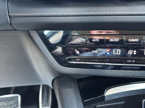Used 2023 Buick Envision Essence w/ Sport Touring Package image 30
