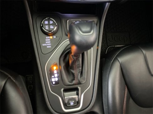Used 2019 Jeep Cherokee Trailhawk w/ Cold Weather Group image 41
