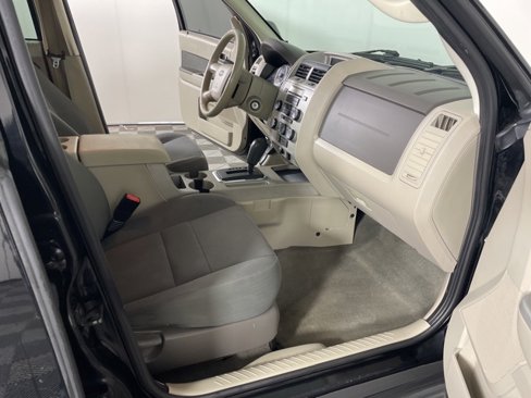 Used 2010 Ford Escape XLT image 18