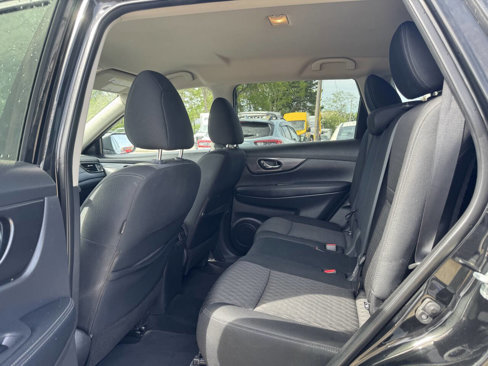 Used 2019 Nissan Rogue SV image 25