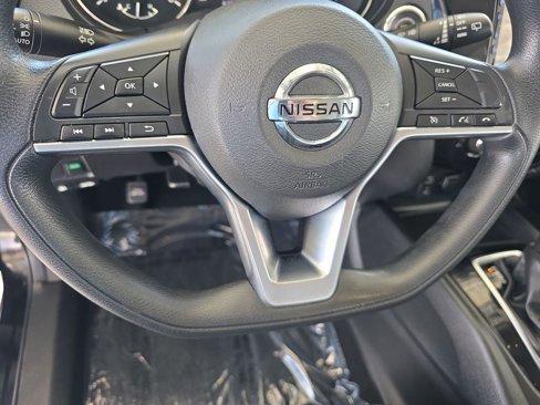Used 2018 Nissan Rogue Sport SV image 11