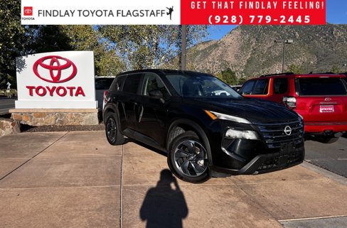 Used 2024 Nissan Rogue SV image 1