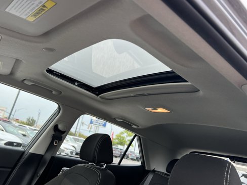 Used 2023 Hyundai Venue SEL image 23