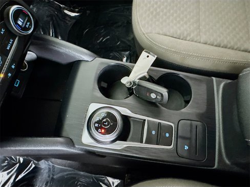 Used 2021 Ford Escape SE image 17