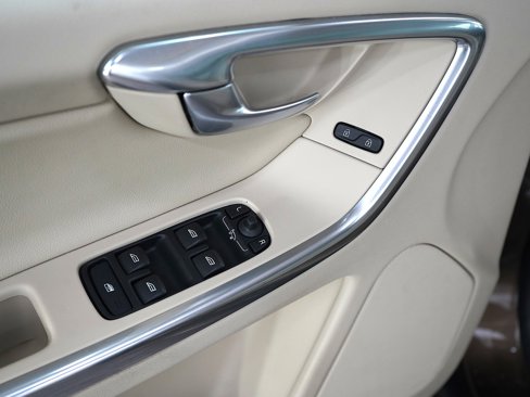 Used 2015 Volvo XC60 T6 Platinum image 20