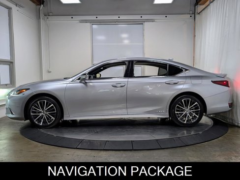 Used 2022 Lexus ES 300h w/ Premium Package image 6