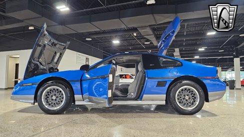 Used 1987 Pontiac Fiero GT image 20