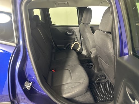 Used 2017 Jeep Renegade Latitude w/ Cold Weather Group image 13