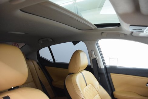 Used 2022 Nissan Sentra SV w/ SV Premium Package image 15