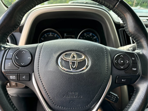 Used 2018 Toyota RAV4 XLE w/ Plus Extra Value Package image 12