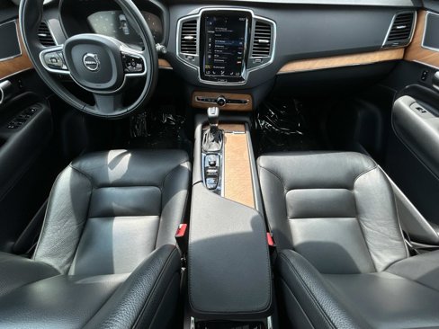 Used 2021 Volvo XC90 T6 Momentum w/ Climate Package image 13
