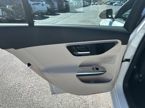 Used 2025 Mercedes-Benz C 300 Sedan image 25