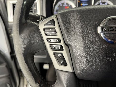 Used 2017 Nissan Titan SV image 13