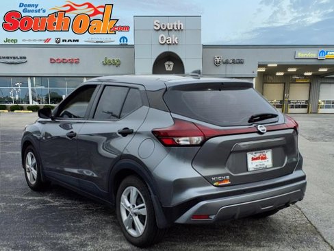 Used 2021 Nissan Kicks S image 4