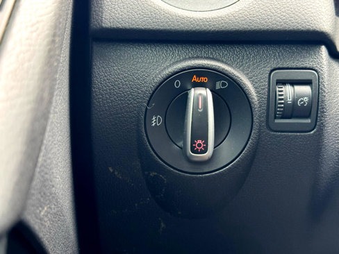 Used 2012 Volkswagen Tiguan SEL image 31