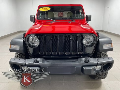 Used 2023 Jeep Wrangler Willys image 2