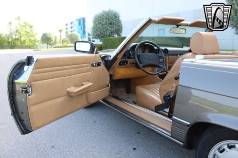 Used 1987 Mercedes-Benz 560 SL image 23