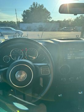 Used 2017 Jeep Wrangler Unlimited Sport w/ Connectivity Group image 16