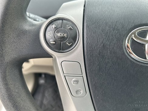 Used 2014 Toyota Prius Four image 18
