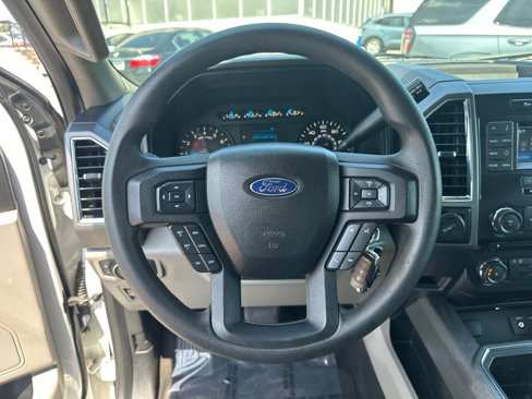 Used 2015 Ford F150 XLT image 23