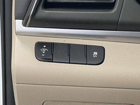 Used 2019 Hyundai Elantra SE image 21