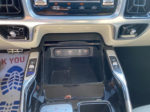 Used 2023 Kia Sorento SX Prestige w/ Panoramic Sunroof Package image 31
