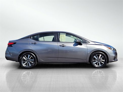 Used 2021 Nissan Versa SV image 4