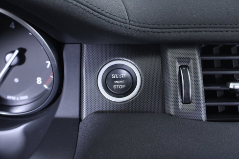Used 2018 Land Rover Range Rover Evoque SE image 25