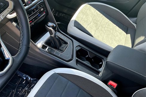 Certified 2025 Volkswagen Taos SE image 22