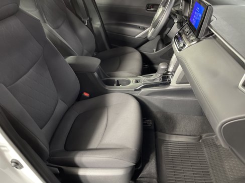 Used 2023 Toyota Corolla Cross LE image 12