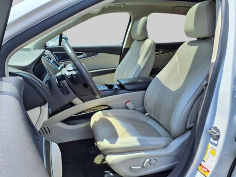Used 2019 Lincoln Nautilus Reserve image 10