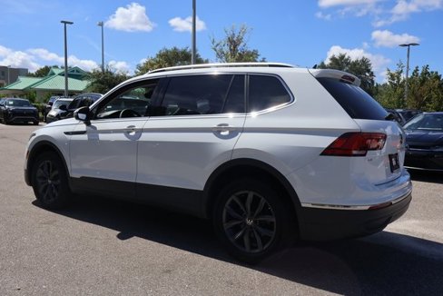 Used 2022 Volkswagen Tiguan SE image 5