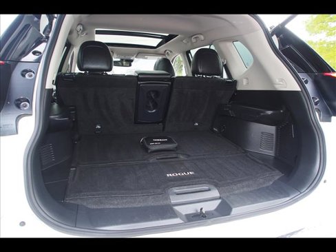 Used 2019 Nissan Rogue SL image 18
