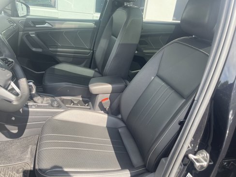 Certified 2022 Volkswagen Tiguan SE R-Line image 14