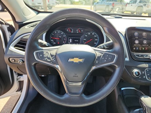 Used 2024 Chevrolet Malibu LT image 17
