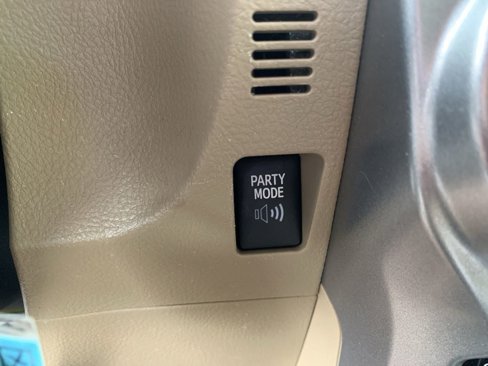 Used 2013 Toyota 4Runner SR5 image 18
