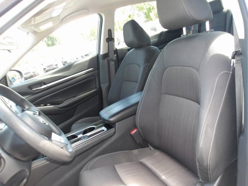 Used 2023 Nissan Altima 2.5 SV image 10