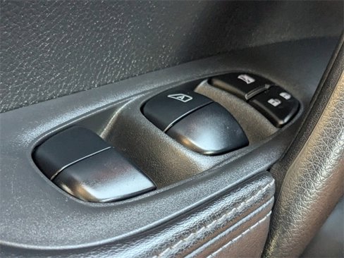 Used 2022 Nissan Rogue Sport SL w/ Premium Package image 28